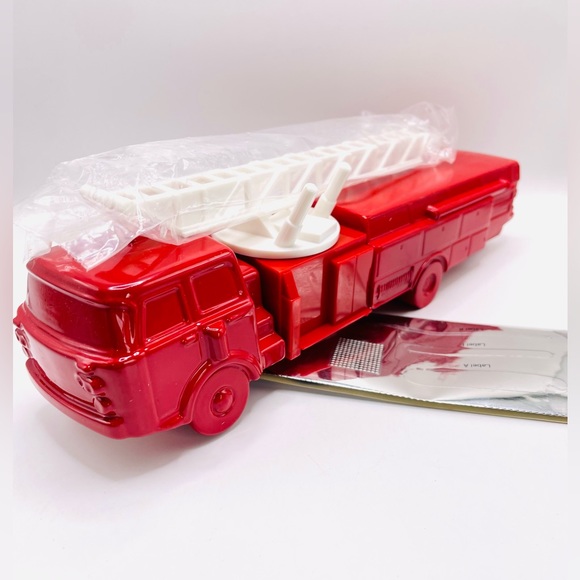 Vintage Avon The RED SENTINEL Deep Woods FIRE TRUCK in box - Picture 4 of 4